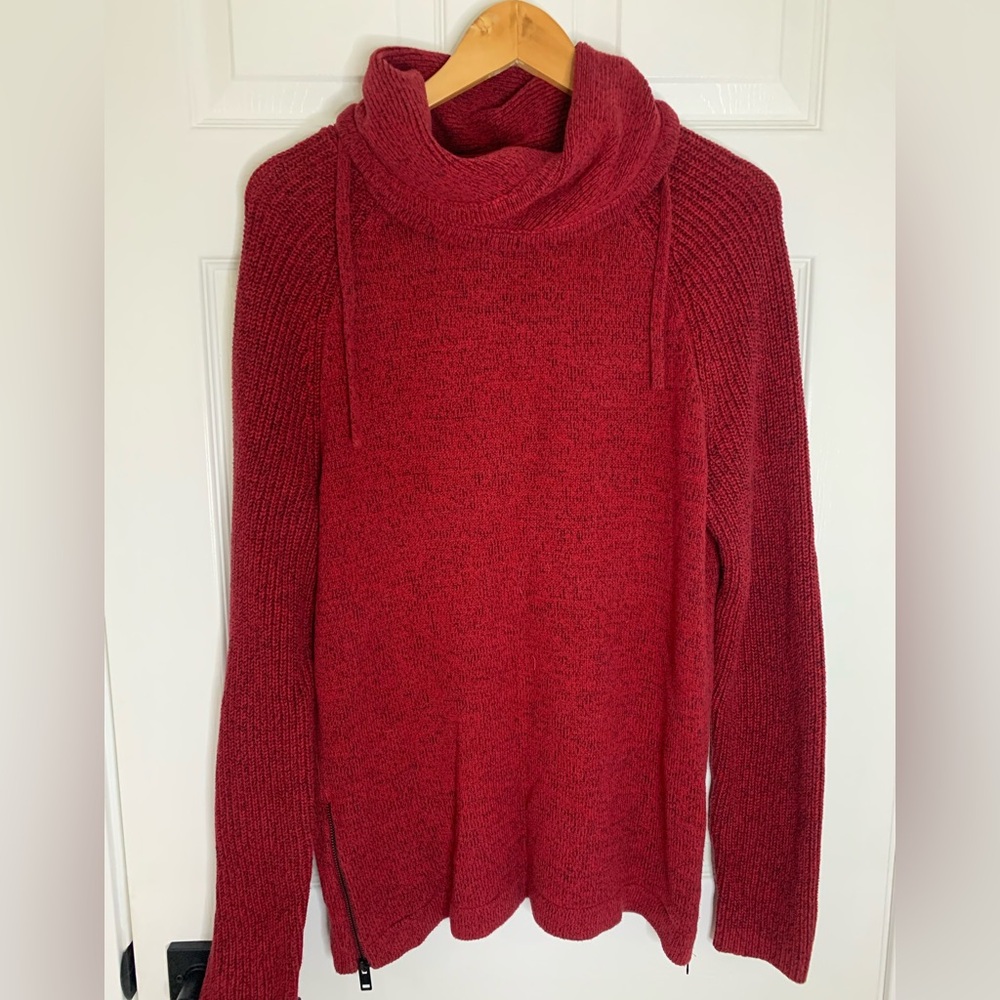 Men’s sweater Medium
